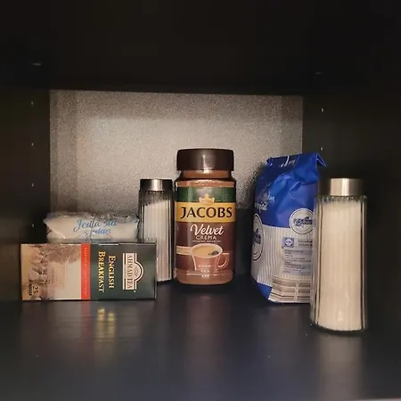 Terrace And Free Parking דירה