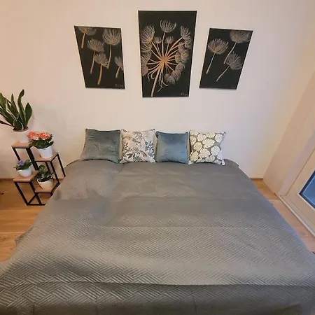 Terrace And Free Parking דירה פראג