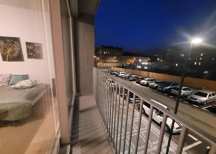 Terrace And Free Parking Διαμέρισμα *